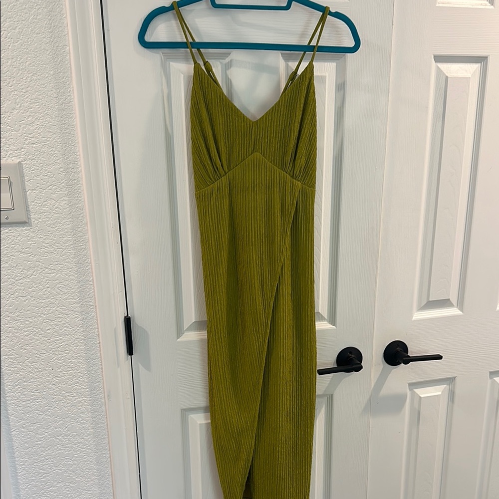 Elegant Textured Green Dress